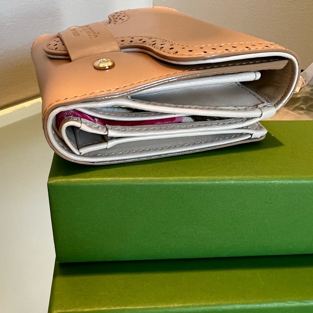 NEW kate spade ♠️ Small Wallet in Cream with Brogue Detail - Picture 4 of 13